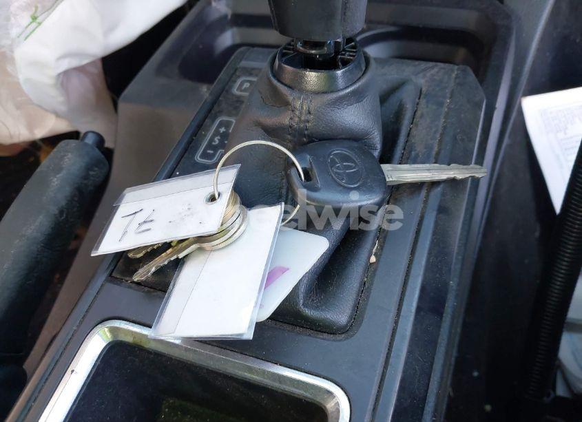 Photo 11 of 2017 Toyota Tacoma SR (VIN 5TFRX5GN7HX085519)