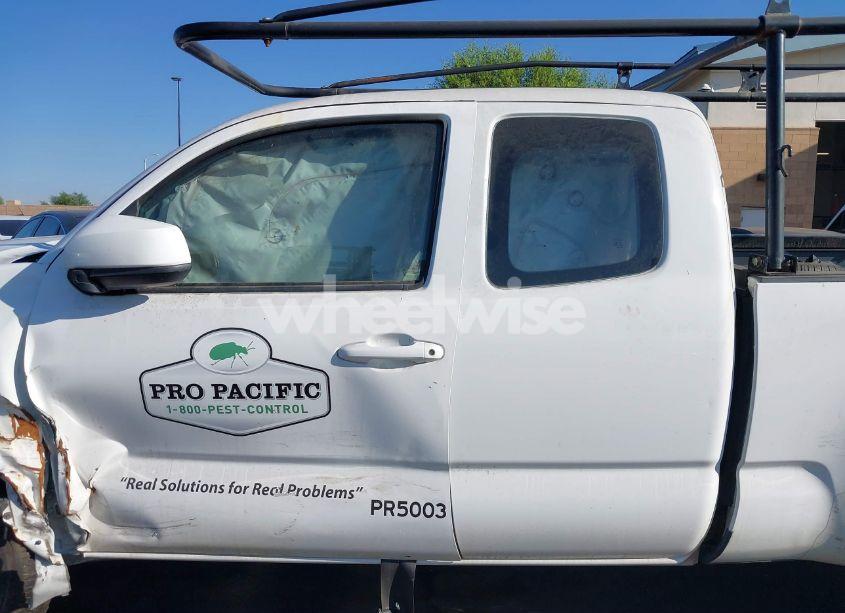 Photo 14 of 2017 Toyota Tacoma SR (VIN 5TFRX5GN7HX085519)