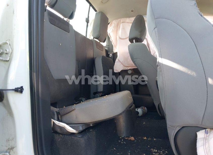 Photo 8 of 2017 Toyota Tacoma SR (VIN 5TFRX5GN7HX085519)