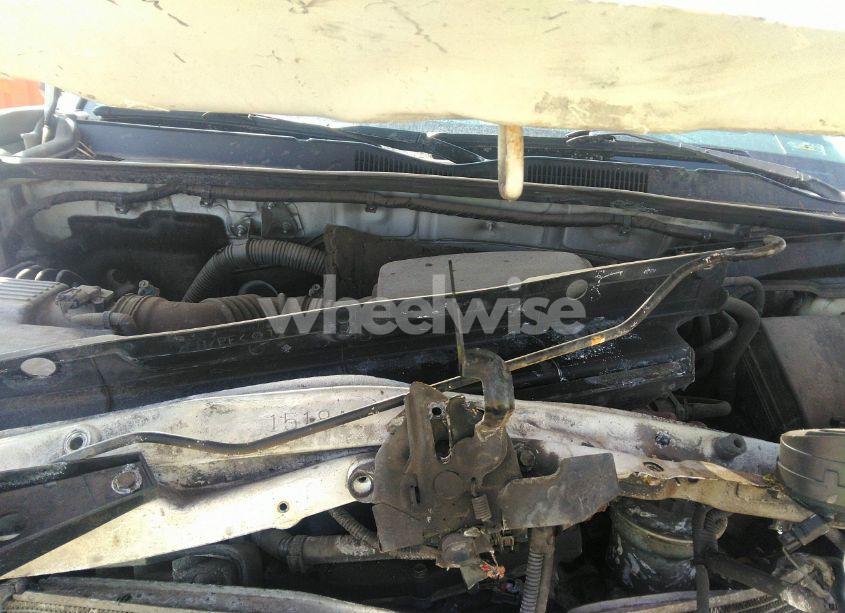 Photo 10 of 2018 Toyota Tacoma SR (VIN 5TFRX5GN7JX105158)