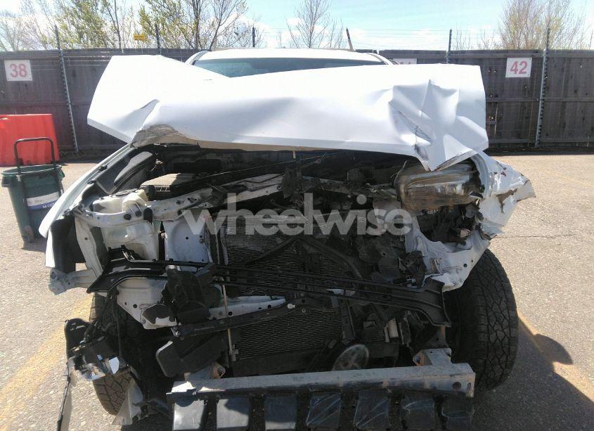 Photo 12 of 2018 Toyota Tacoma SR (VIN 5TFRX5GN7JX105158)