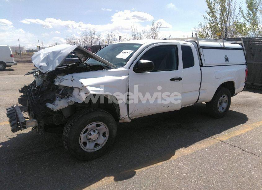 Photo 14 of 2018 Toyota Tacoma SR (VIN 5TFRX5GN7JX105158)