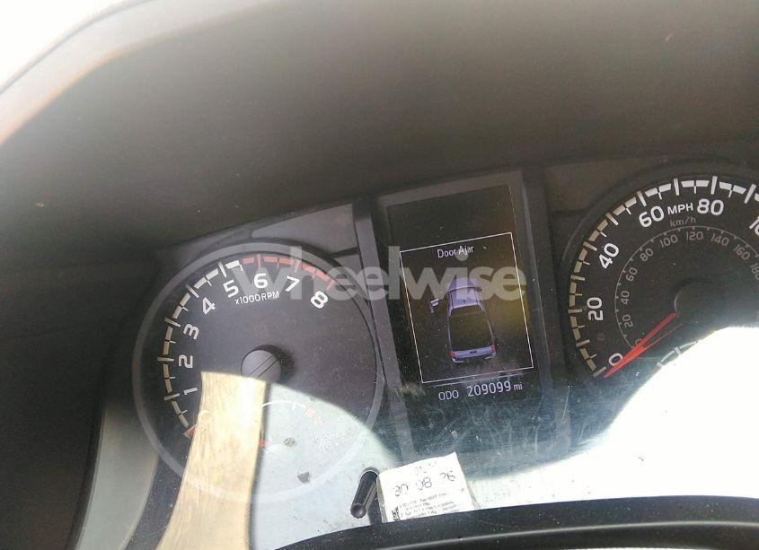 Photo 15 of 2018 Toyota Tacoma SR (VIN 5TFRX5GN7JX105158)