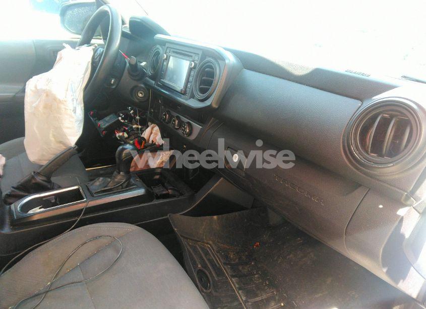 Photo 5 of 2018 Toyota Tacoma SR (VIN 5TFRX5GN7JX105158)