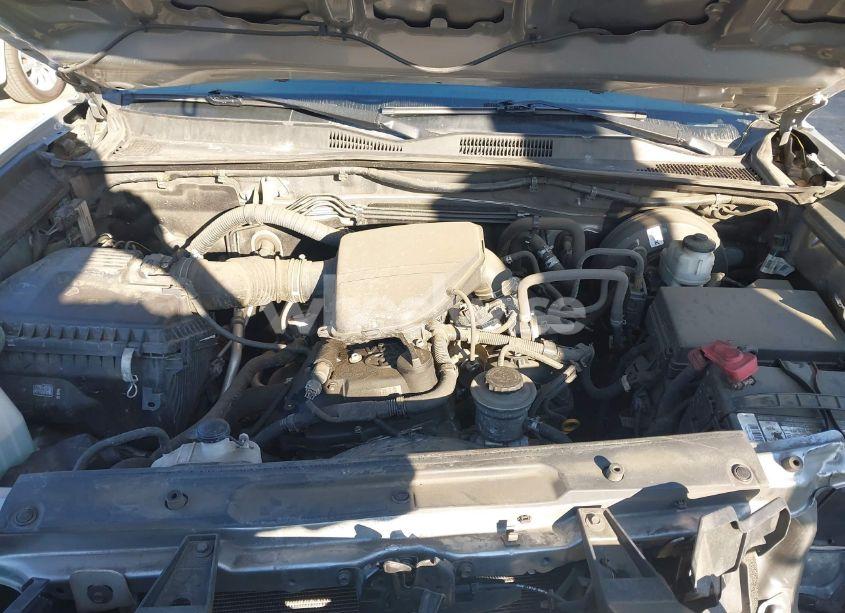 Photo 10 of 2018 Toyota Tacoma SR (VIN 5TFRX5GN7JX106195)