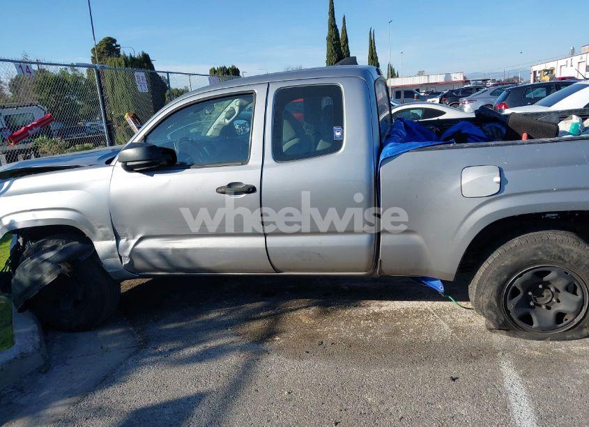Photo 14 of 2018 Toyota Tacoma SR (VIN 5TFRX5GN7JX106195)