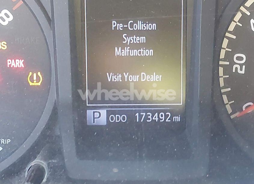 Photo 15 of 2018 Toyota Tacoma SR (VIN 5TFRX5GN7JX106195)