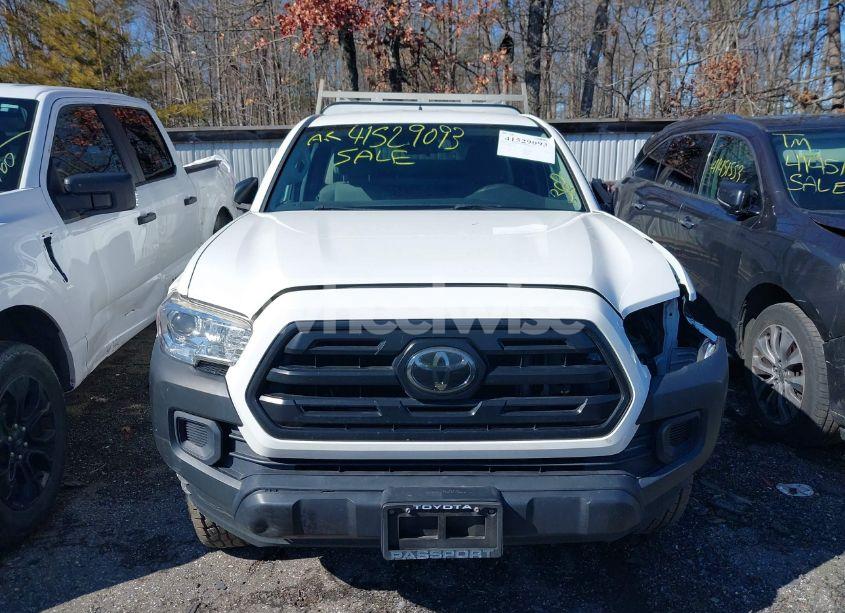 Photo 12 of 2018 Toyota Tacoma SR (VIN 5TFRX5GN7JX118914)