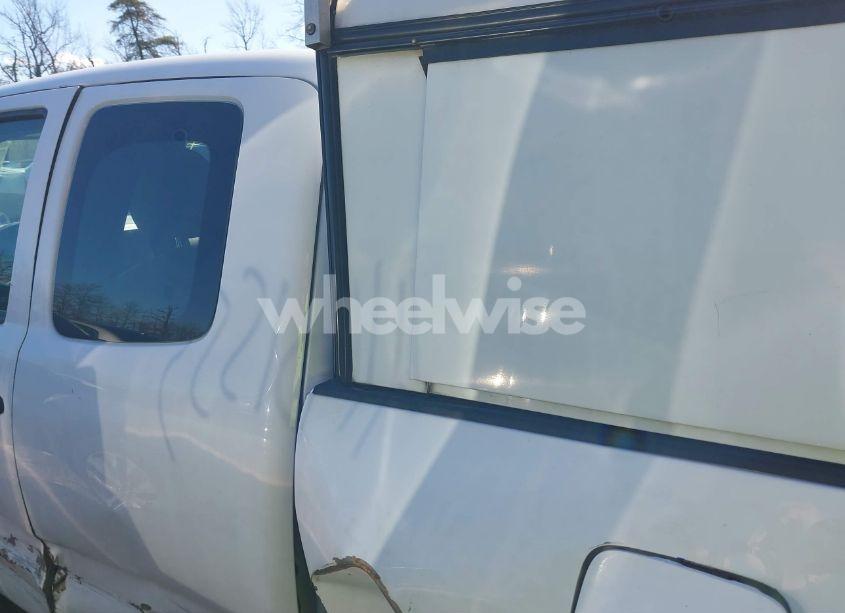 Photo 14 of 2018 Toyota Tacoma SR (VIN 5TFRX5GN7JX118914)