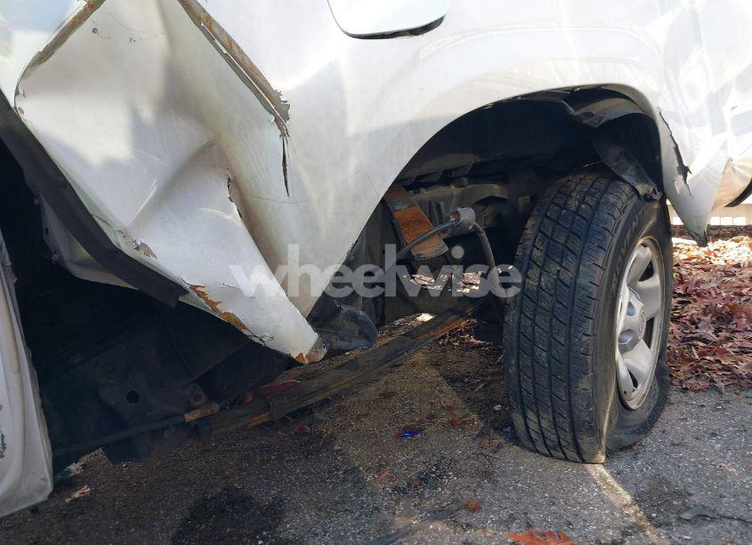 Photo 17 of 2018 Toyota Tacoma SR (VIN 5TFRX5GN7JX118914)