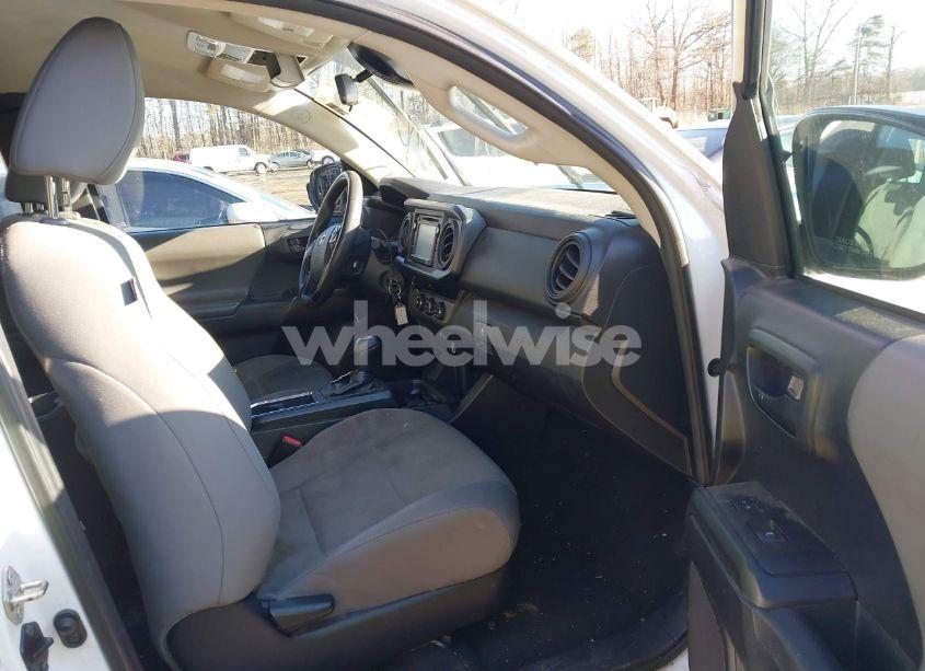 Photo 5 of 2018 Toyota Tacoma SR (VIN 5TFRX5GN7JX118914)