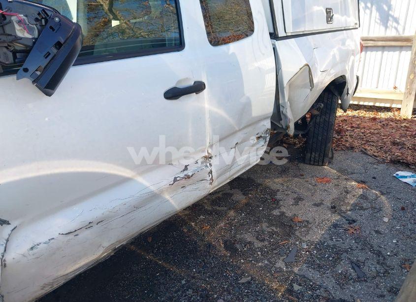 Photo 6 of 2018 Toyota Tacoma SR (VIN 5TFRX5GN7JX118914)