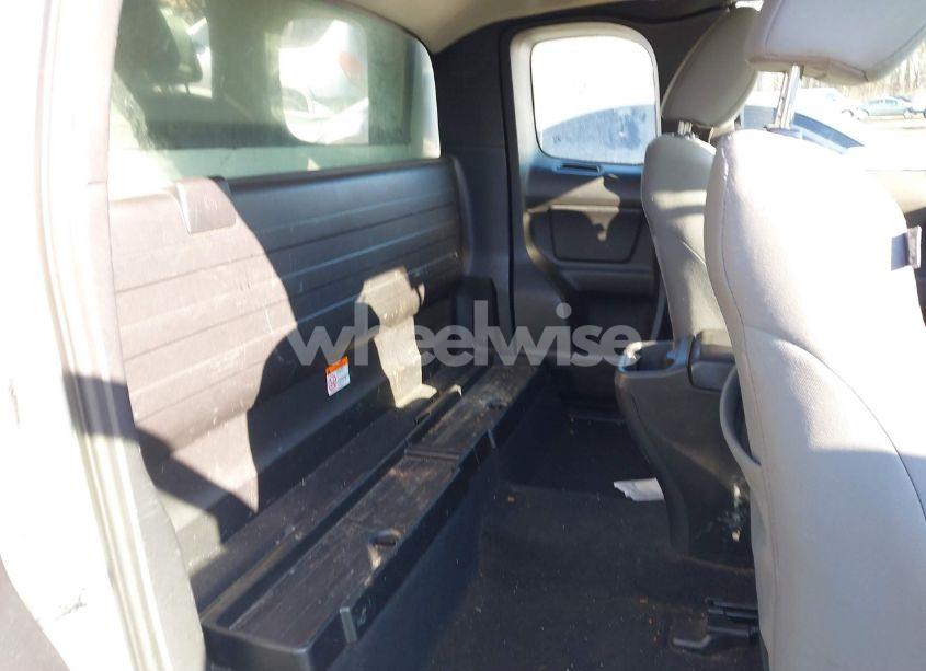 Photo 8 of 2018 Toyota Tacoma SR (VIN 5TFRX5GN7JX118914)