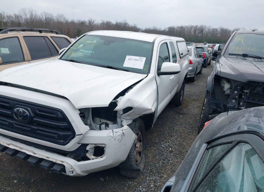 Photo 2 of 2018 Toyota Tacoma SR (VIN 5TFRX5GN7JX128133)