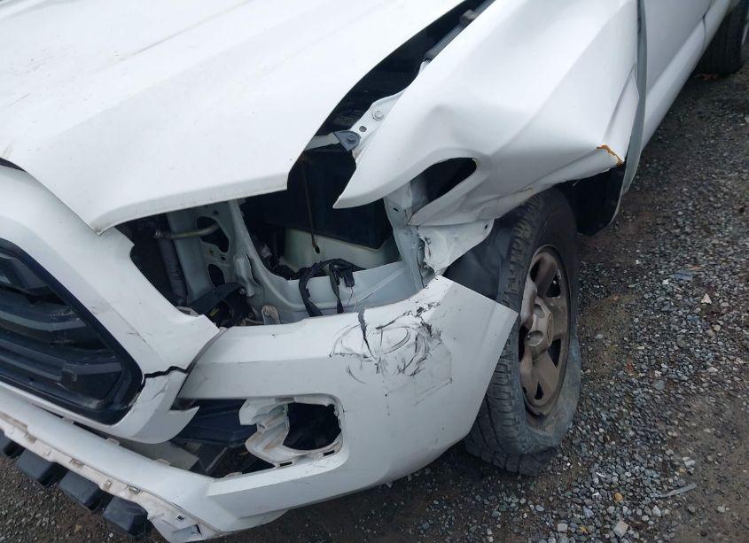 Photo 6 of 2018 Toyota Tacoma SR (VIN 5TFRX5GN7JX128133)