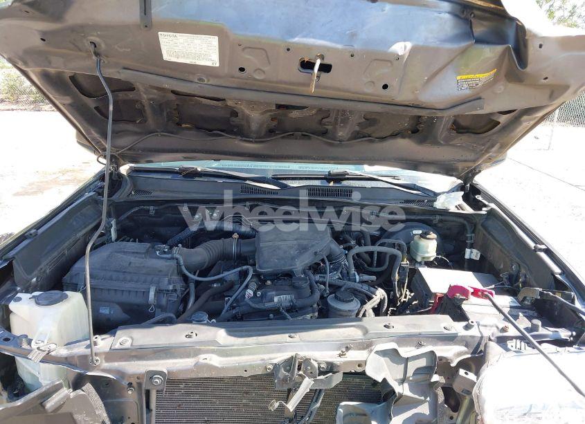 Photo 10 of 2016 Toyota Tacoma SR (VIN 5TFRX5GN8GX062166)