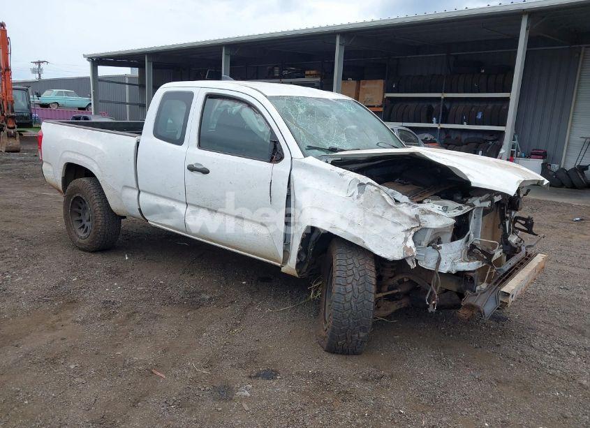 2017 Toyota Tacoma SR5 (VIN 5TFRX5GN8HX077669) main photo