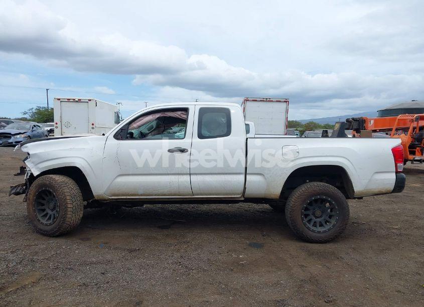 Photo 15 of 2017 Toyota Tacoma SR5 (VIN 5TFRX5GN8HX077669)