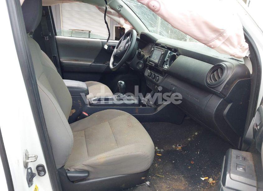 Photo 5 of 2017 Toyota Tacoma SR5 (VIN 5TFRX5GN8HX077669)