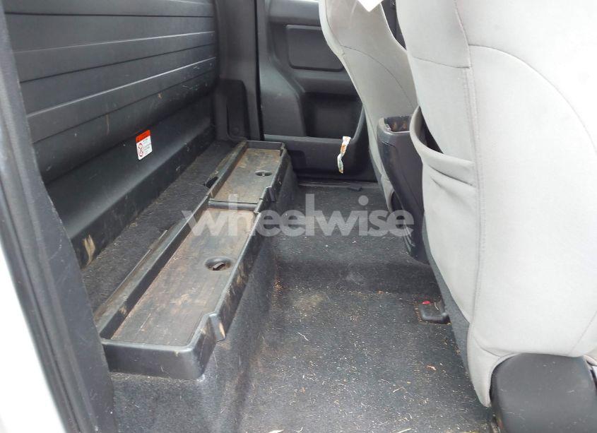 Photo 8 of 2017 Toyota Tacoma SR5 (VIN 5TFRX5GN8HX077669)