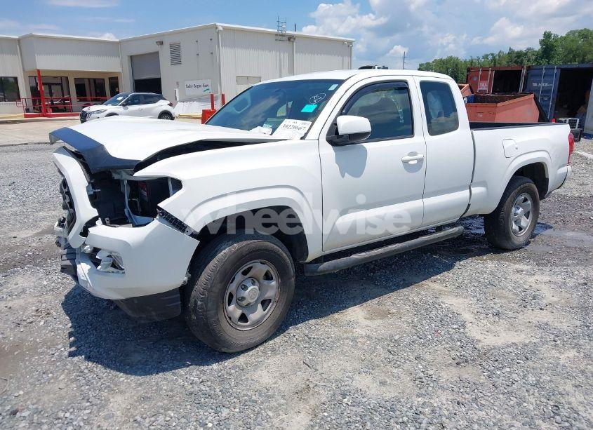 Photo 2 of 2017 Toyota Tacoma SR (VIN 5TFRX5GN8HX083181)