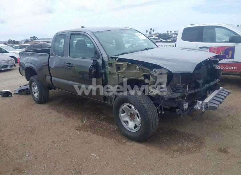 2017 Toyota Tacoma SR (VIN 5TFRX5GN8HX085139) main photo