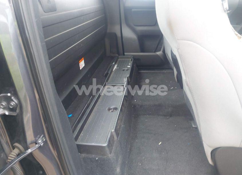 Photo 8 of 2017 Toyota Tacoma SR (VIN 5TFRX5GN8HX085139)