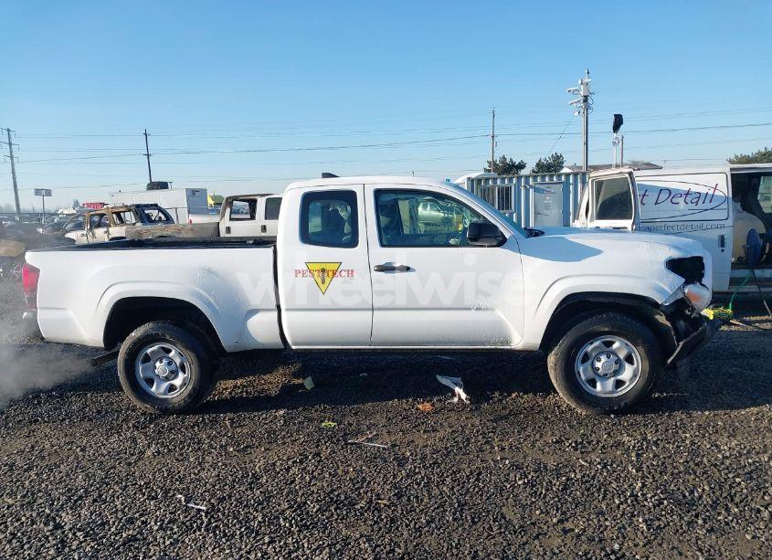 Photo 14 of 2018 Toyota Tacoma SR (VIN 5TFRX5GN8JX104715)