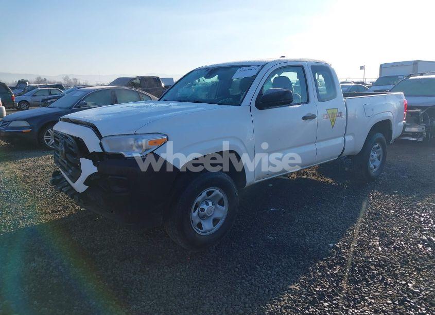 Photo 2 of 2018 Toyota Tacoma SR (VIN 5TFRX5GN8JX104715)