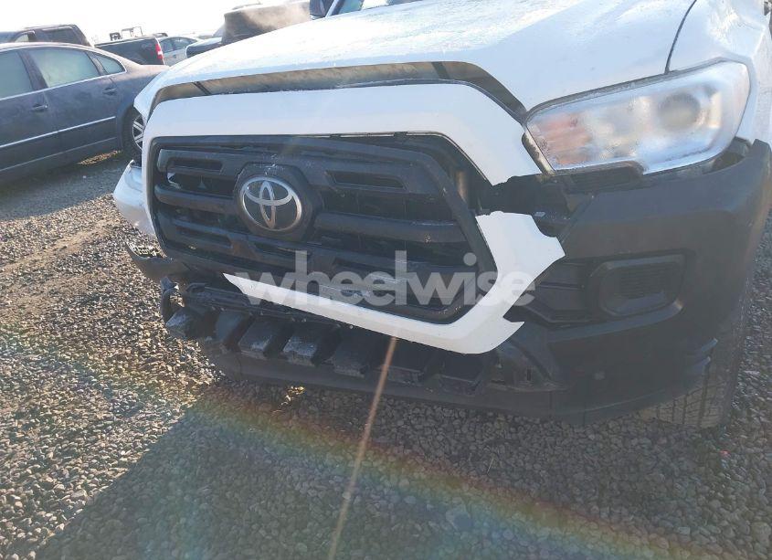 Photo 6 of 2018 Toyota Tacoma SR (VIN 5TFRX5GN8JX104715)