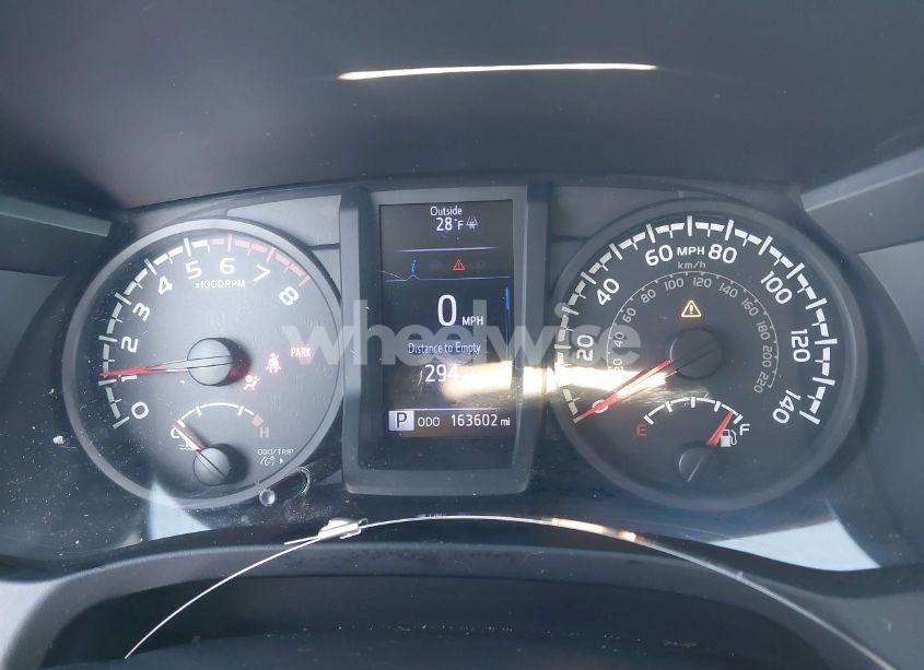 Photo 7 of 2018 Toyota Tacoma SR (VIN 5TFRX5GN8JX104715)