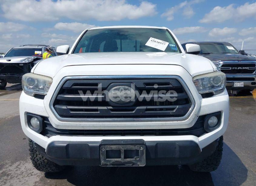 Photo 11 of 2018 Toyota Tacoma SR5 (VIN 5TFRX5GN8JX109283)