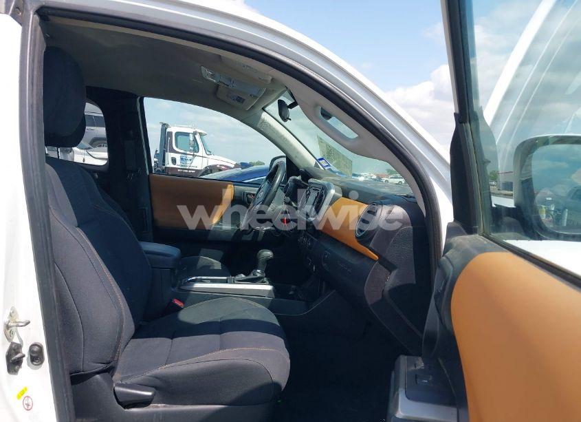 Photo 5 of 2018 Toyota Tacoma SR5 (VIN 5TFRX5GN8JX109283)