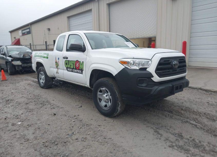 2018 Toyota Tacoma SR (VIN 5TFRX5GN8JX119022) main photo