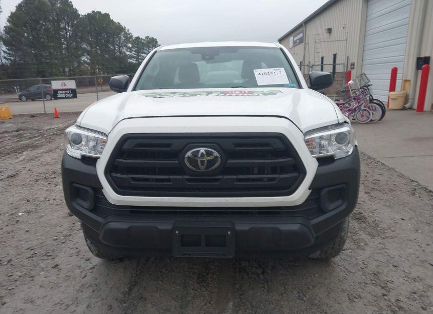 Photo 12 of 2018 Toyota Tacoma SR (VIN 5TFRX5GN8JX119022)