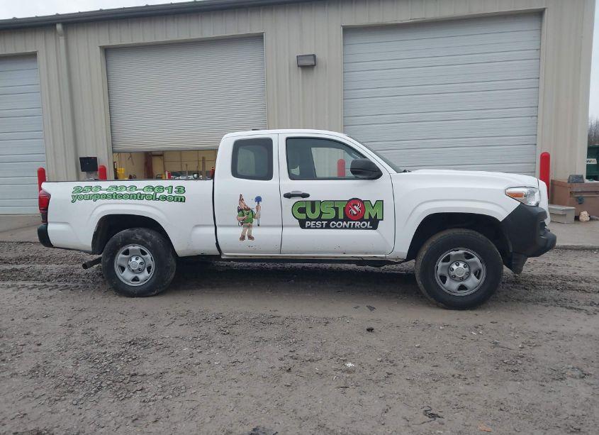 Photo 13 of 2018 Toyota Tacoma SR (VIN 5TFRX5GN8JX119022)