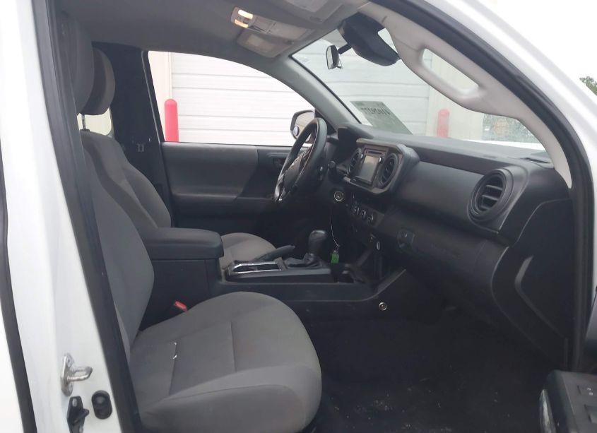 Photo 5 of 2018 Toyota Tacoma SR (VIN 5TFRX5GN8JX119022)