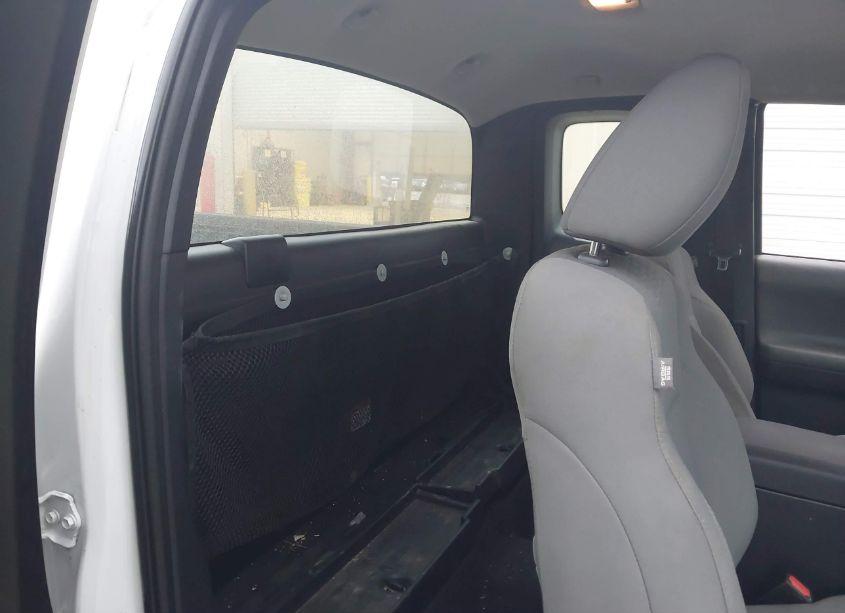 Photo 8 of 2018 Toyota Tacoma SR (VIN 5TFRX5GN8JX119022)