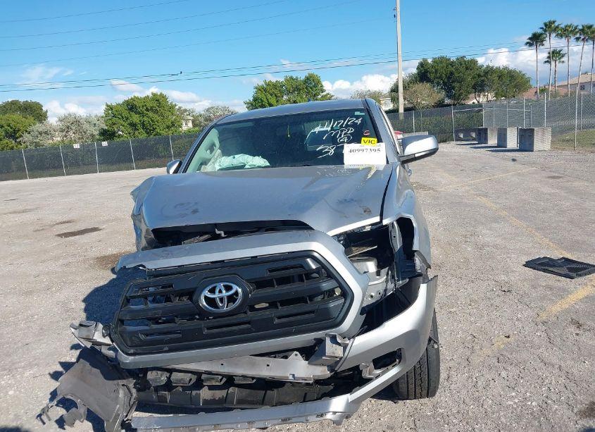 Photo 12 of 2016 Toyota Tacoma SR (VIN 5TFRX5GN9GX063875)