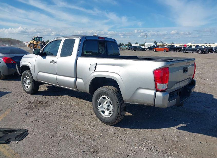 Photo 3 of 2016 Toyota Tacoma SR (VIN 5TFRX5GN9GX063875)