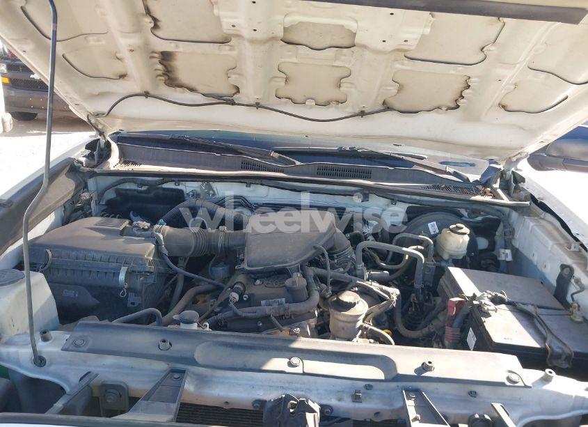 Photo 10 of 2018 Toyota Tacoma SR (VIN 5TFRX5GN9JX109082)