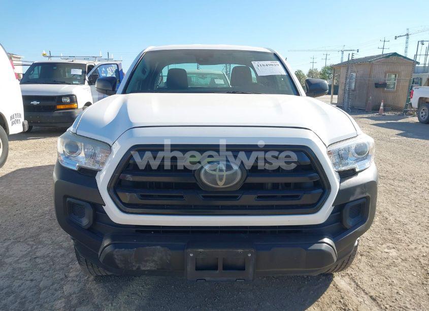 Photo 12 of 2018 Toyota Tacoma SR (VIN 5TFRX5GN9JX109082)