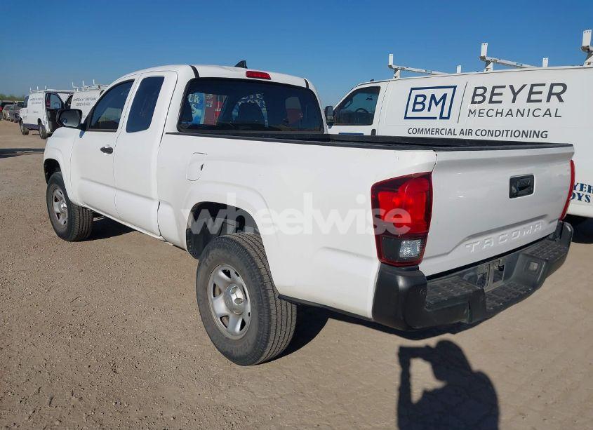 Photo 3 of 2018 Toyota Tacoma SR (VIN 5TFRX5GN9JX109082)