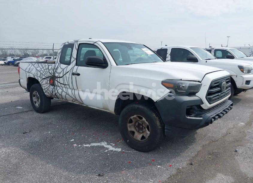 2018 Toyota Tacoma SR (VIN 5TFRX5GN9JX114752) main photo
