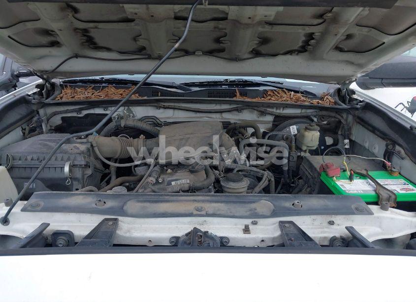 Photo 10 of 2018 Toyota Tacoma SR (VIN 5TFRX5GN9JX114752)