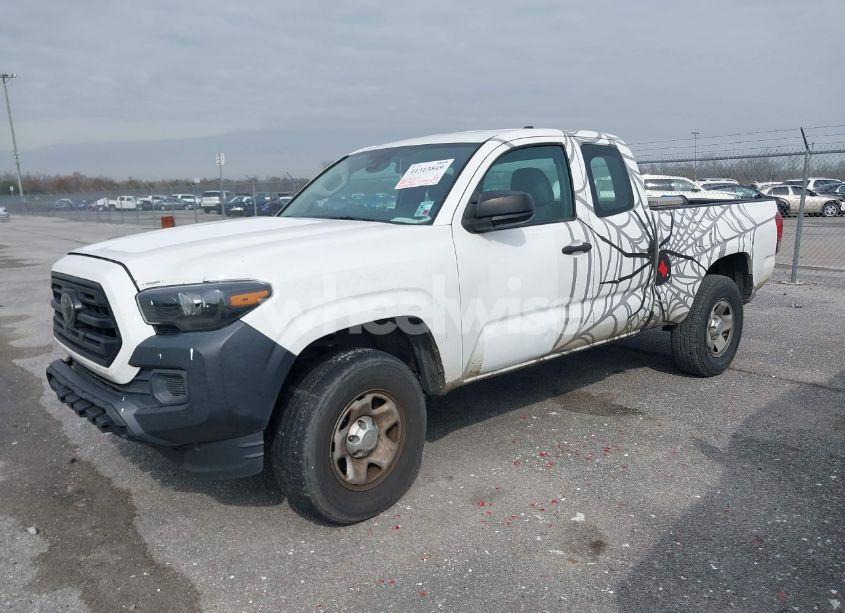 Photo 14 of 2018 Toyota Tacoma SR (VIN 5TFRX5GN9JX114752)