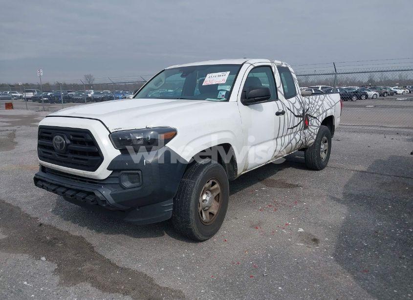 Photo 2 of 2018 Toyota Tacoma SR (VIN 5TFRX5GN9JX114752)