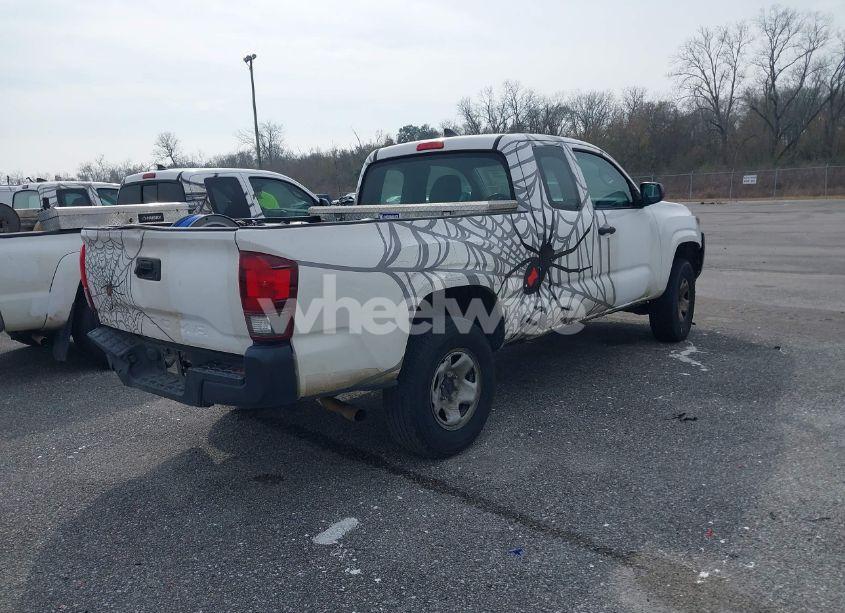 Photo 4 of 2018 Toyota Tacoma SR (VIN 5TFRX5GN9JX114752)
