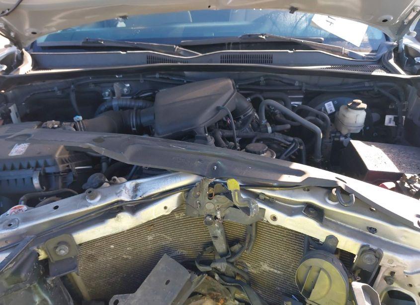 Photo 10 of 2018 Toyota Tacoma SR (VIN 5TFRX5GN9JX125413)