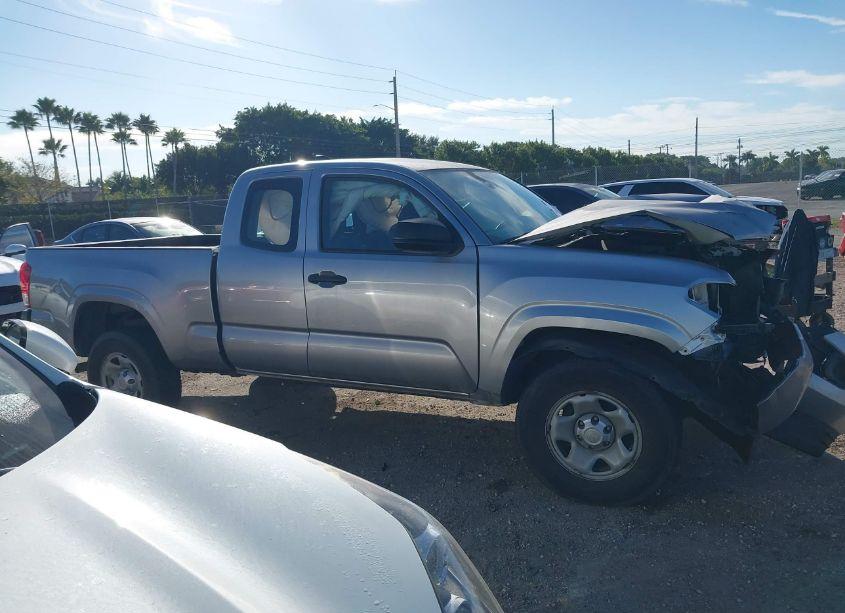 Photo 12 of 2018 Toyota Tacoma SR (VIN 5TFRX5GN9JX125413)